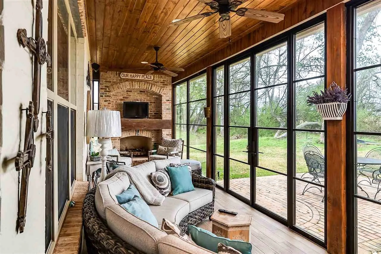 Sunrooms & Screenrooms